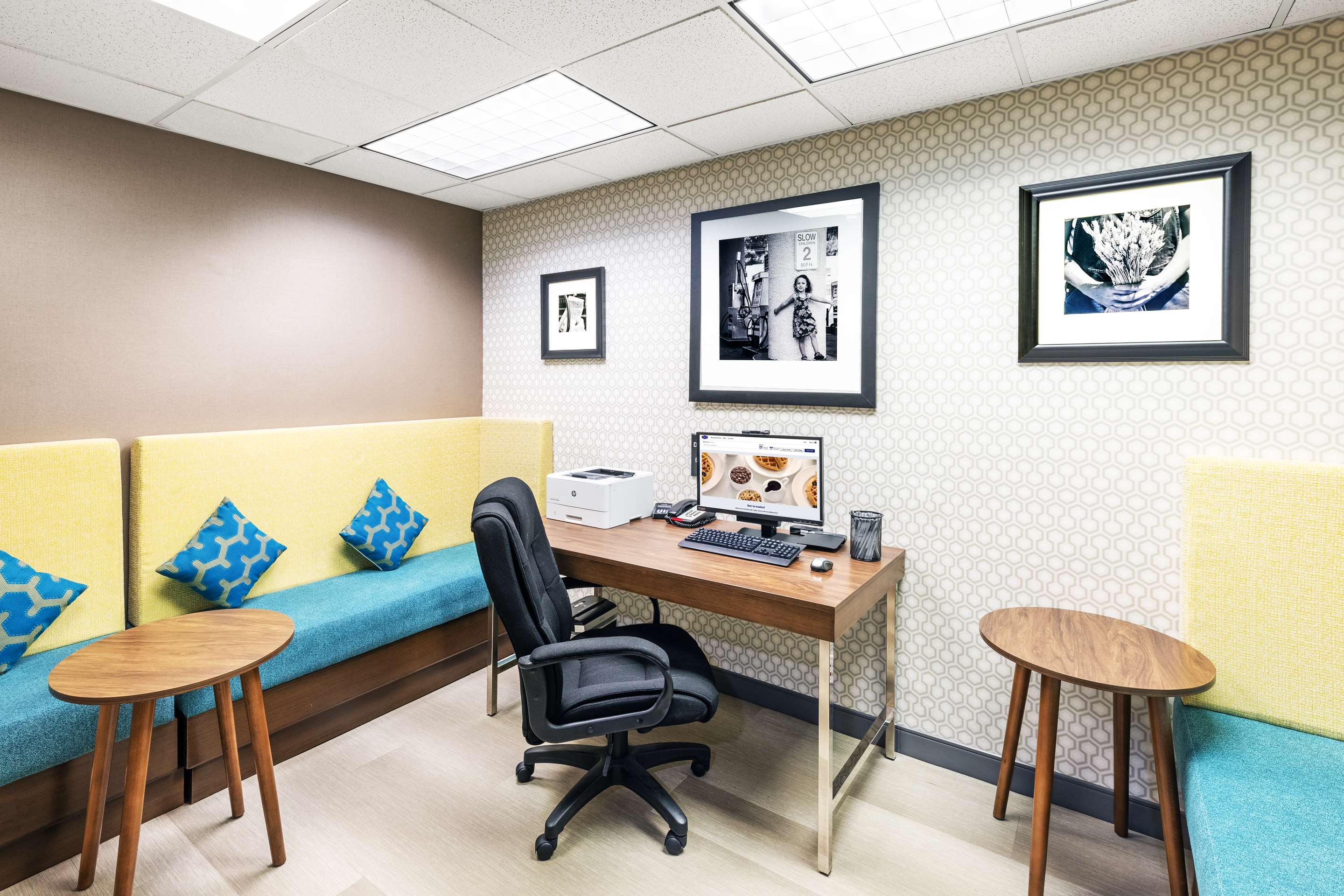 Business Center | Hampton Inn & Suites Tulsa-Woodland Hills 71st-Memorial