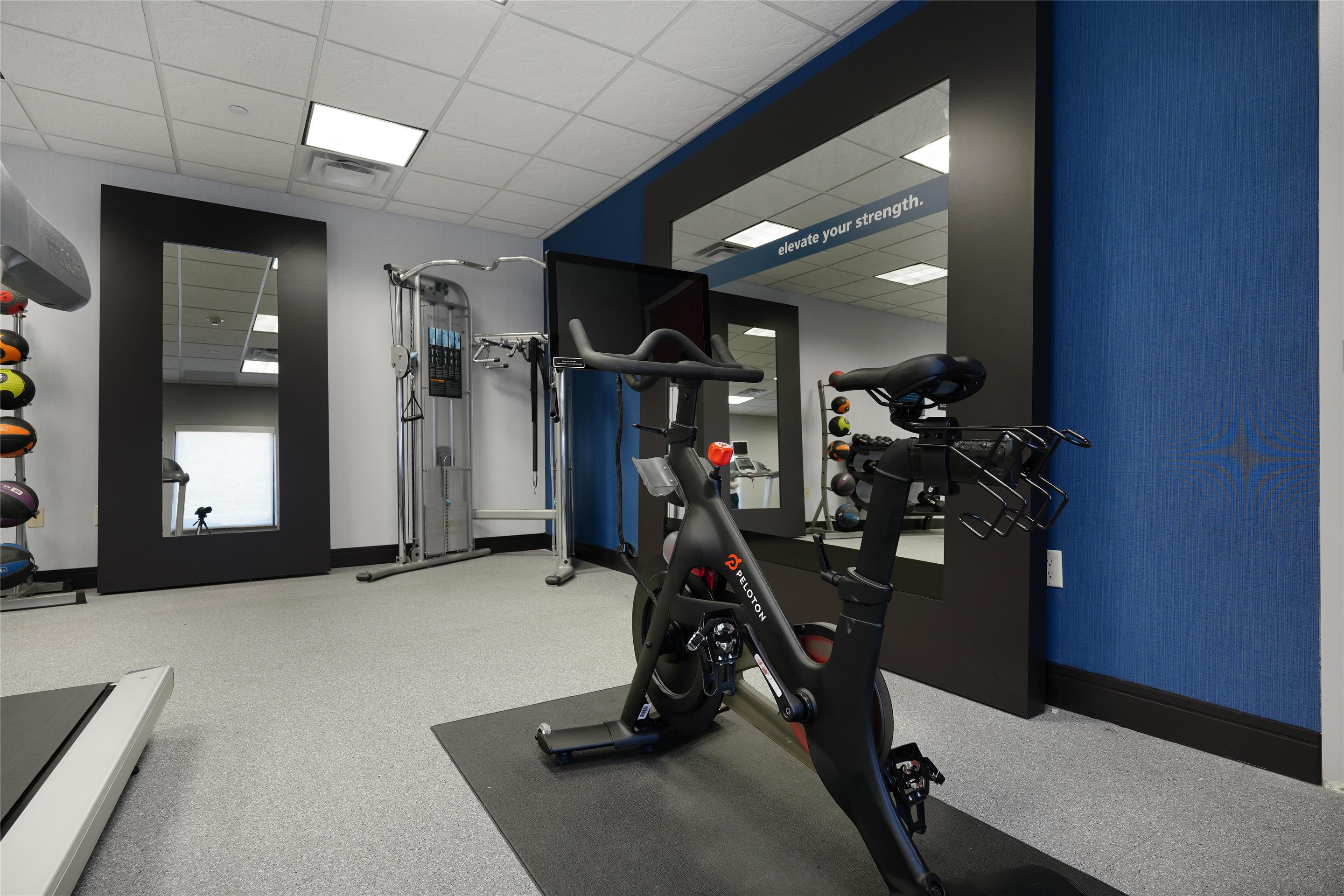 Health club fitness center gym | Hampton Inn & Suites Tulsa/Tulsa Hills