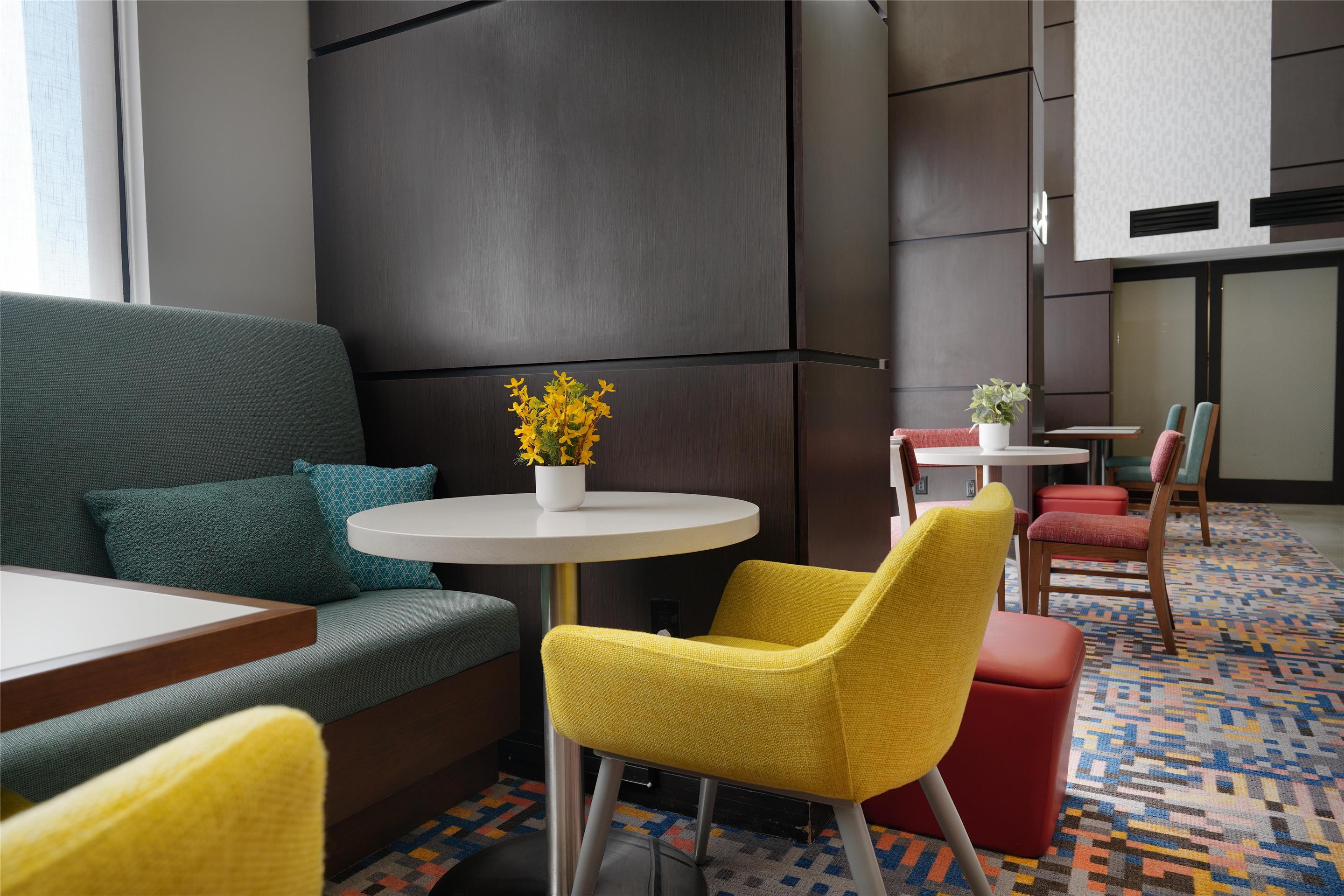 Lobby | Hampton Inn & Suites Tulsa/Tulsa Hills