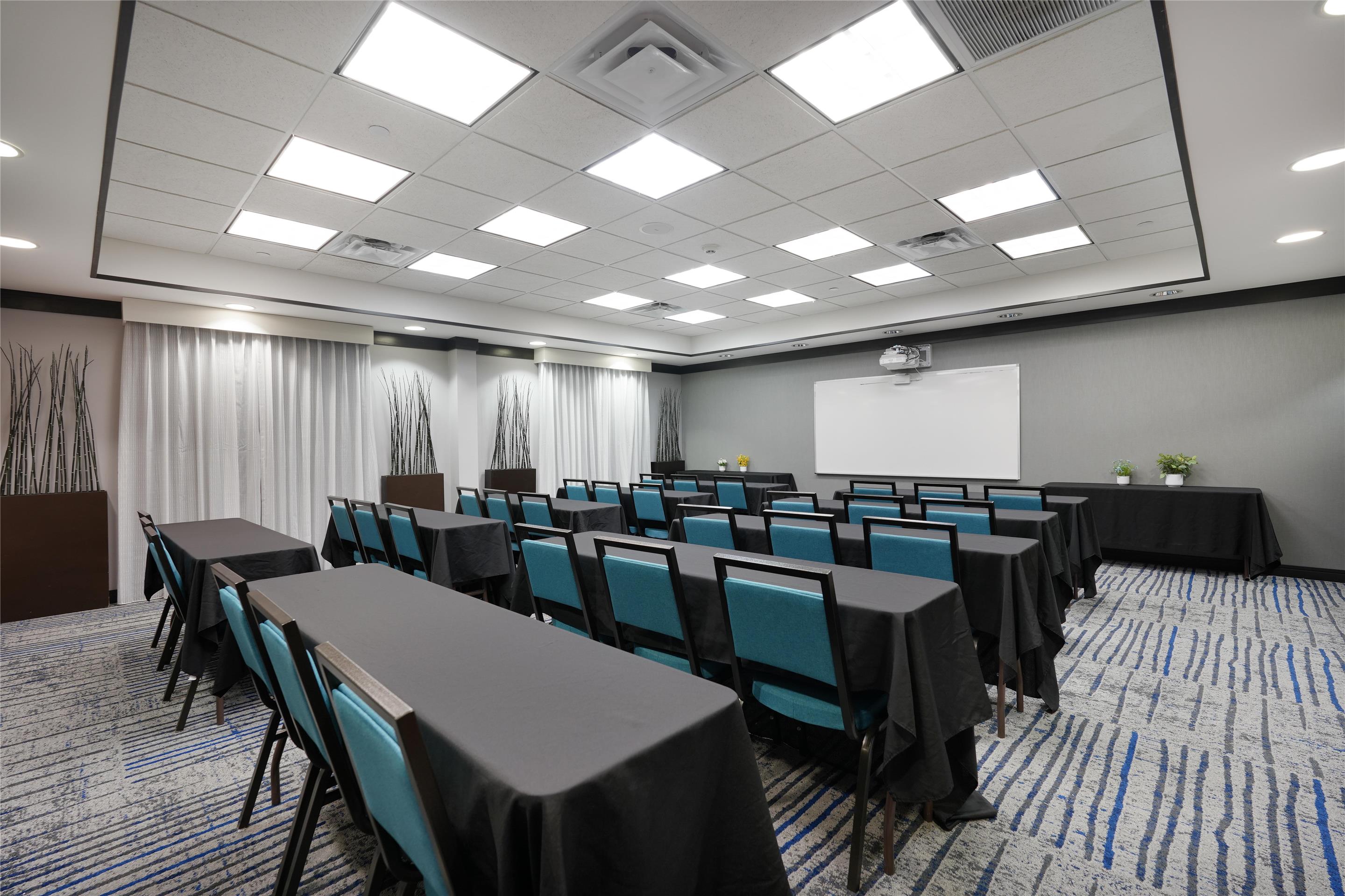 Meeting Room | Hampton Inn & Suites Tulsa/Tulsa Hills