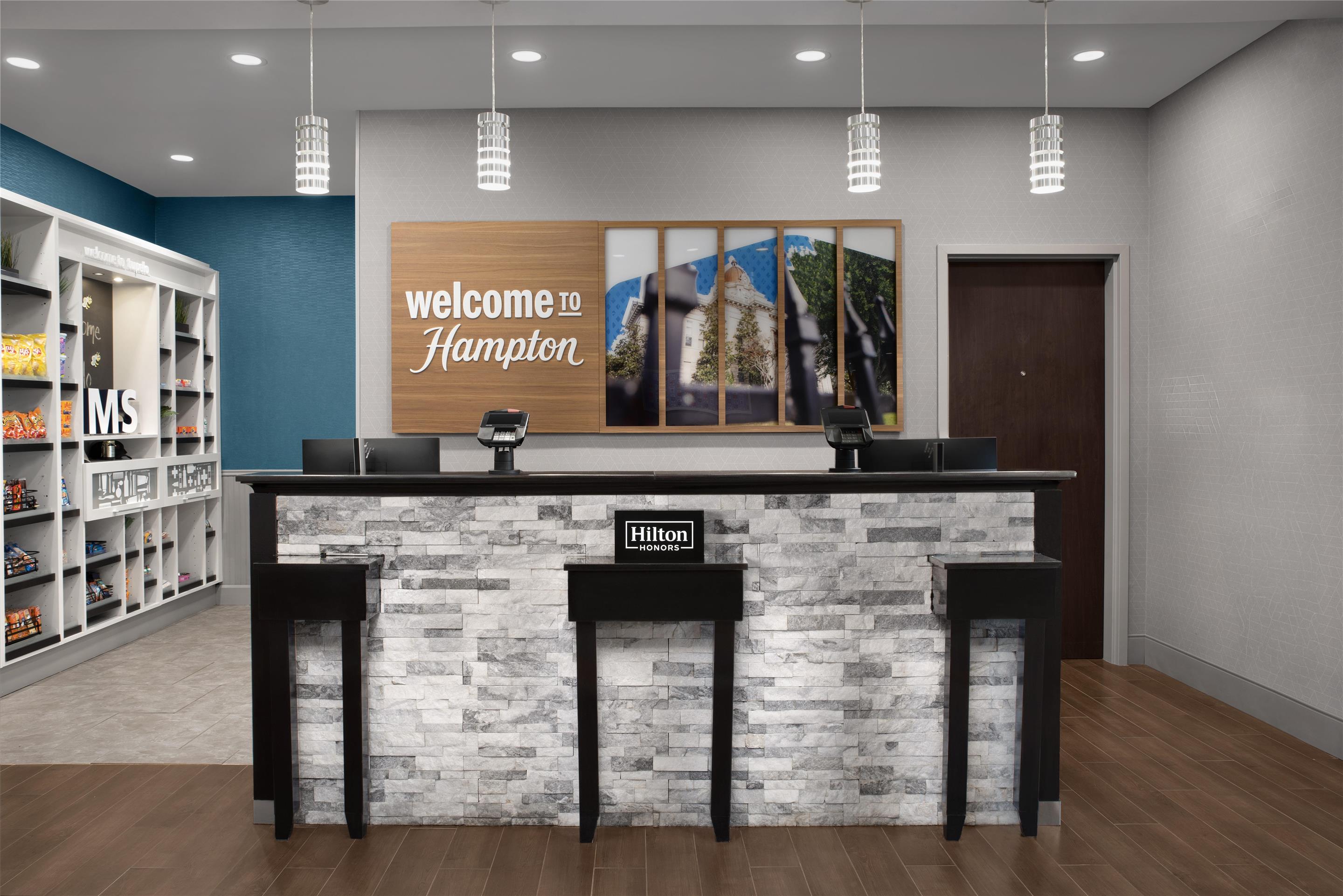 Reception | Hampton Inn & Suites Tupelo/Barnes Crossing