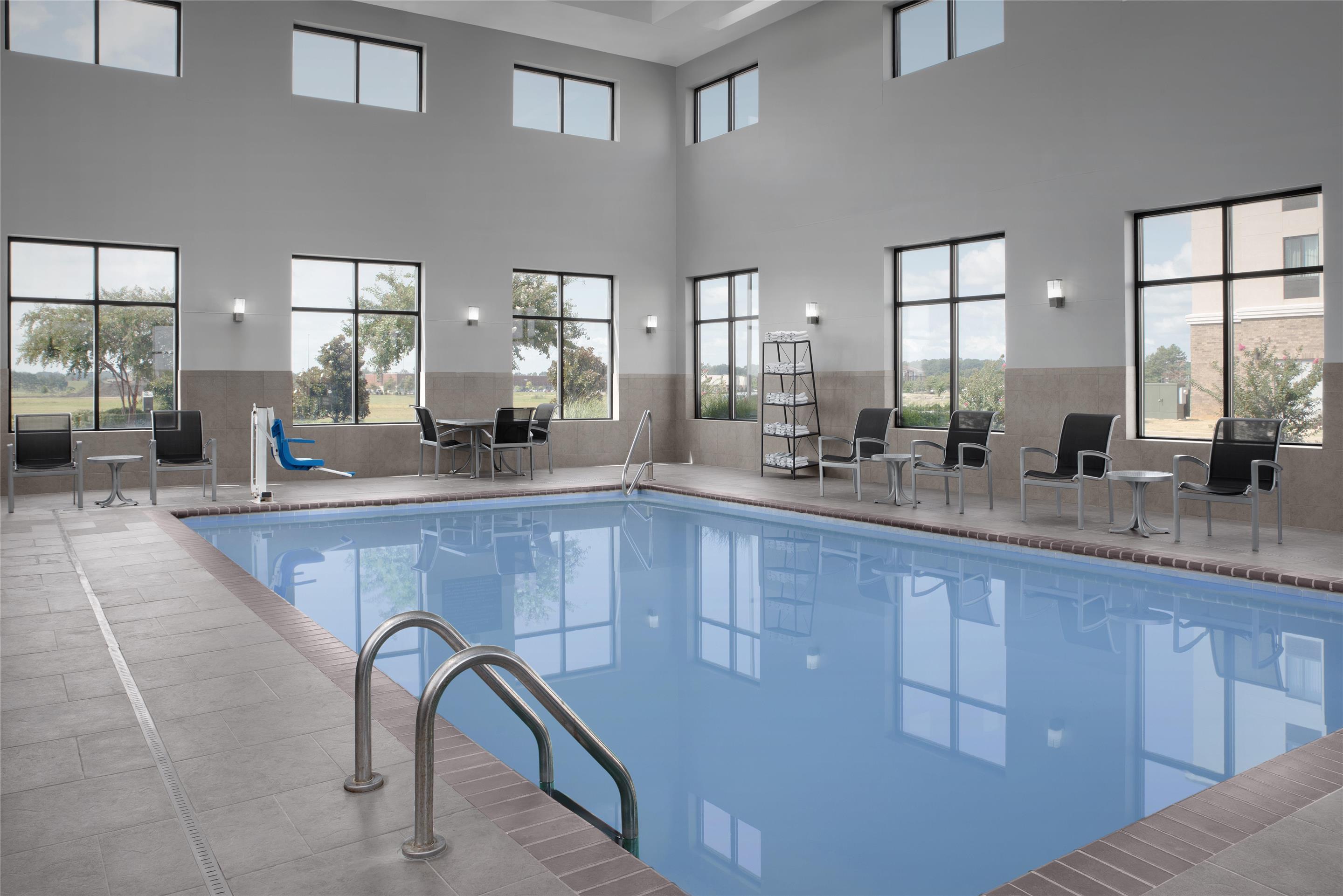 Pool | Hampton Inn & Suites Tupelo/Barnes Crossing