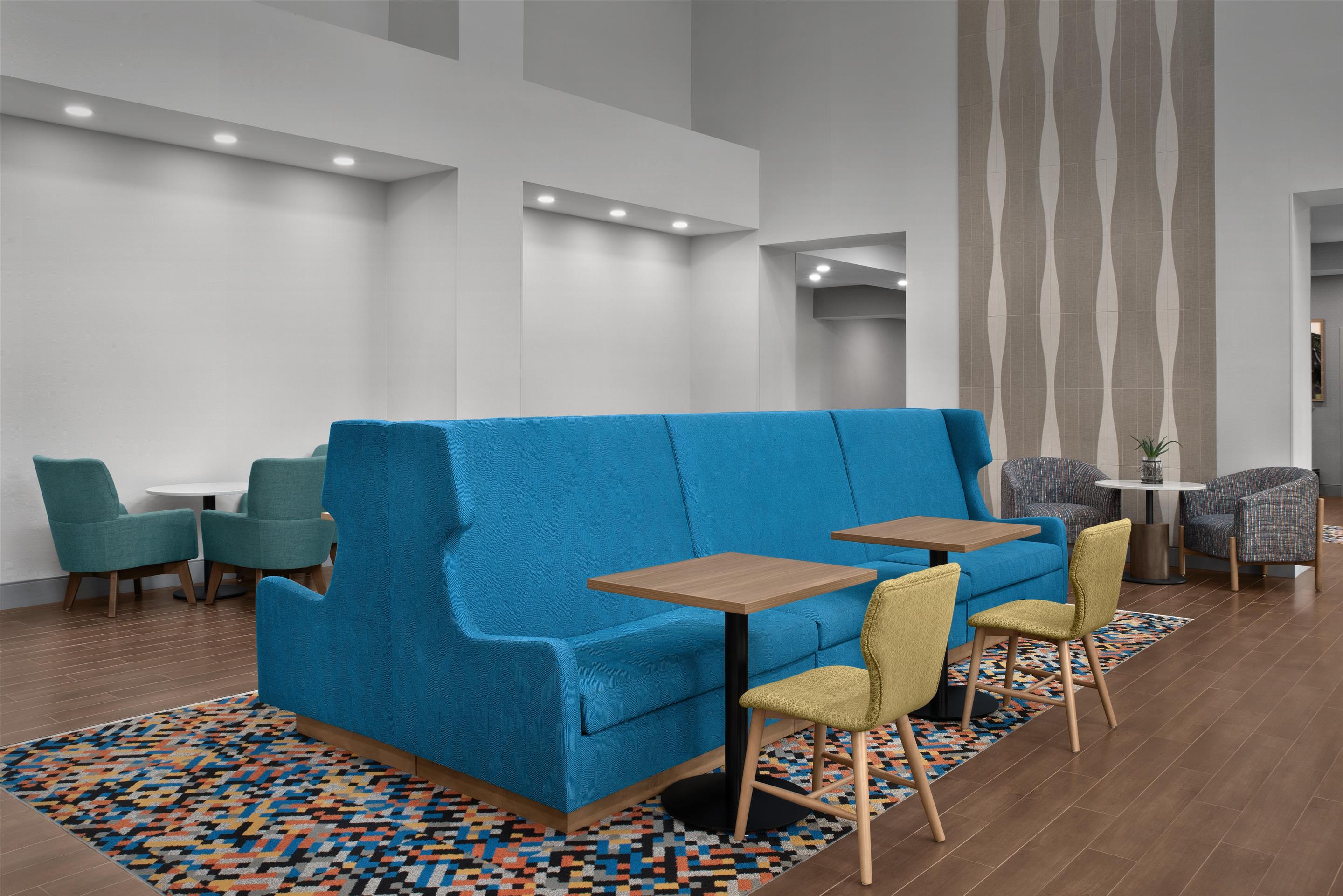 Lobby | Hampton Inn & Suites Tupelo/Barnes Crossing