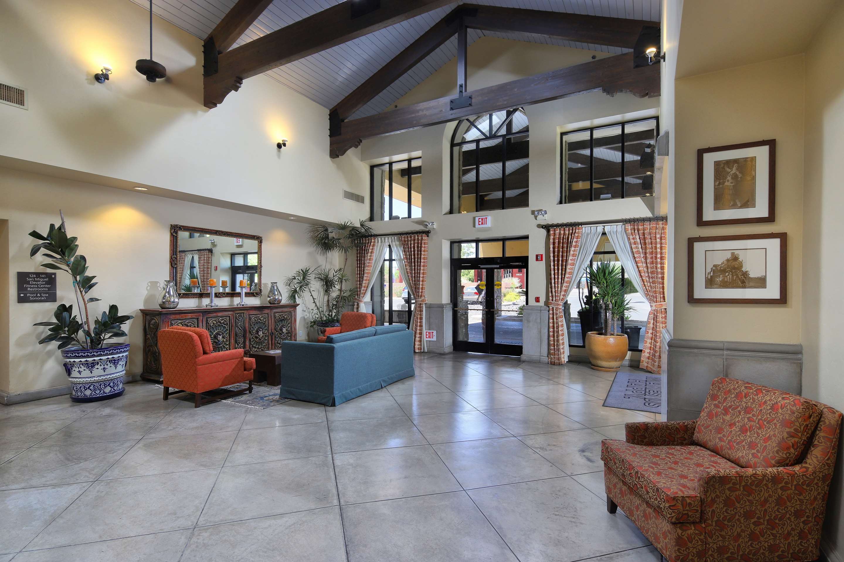 Lobby | Hampton Inn & Suites Tucson-Mall