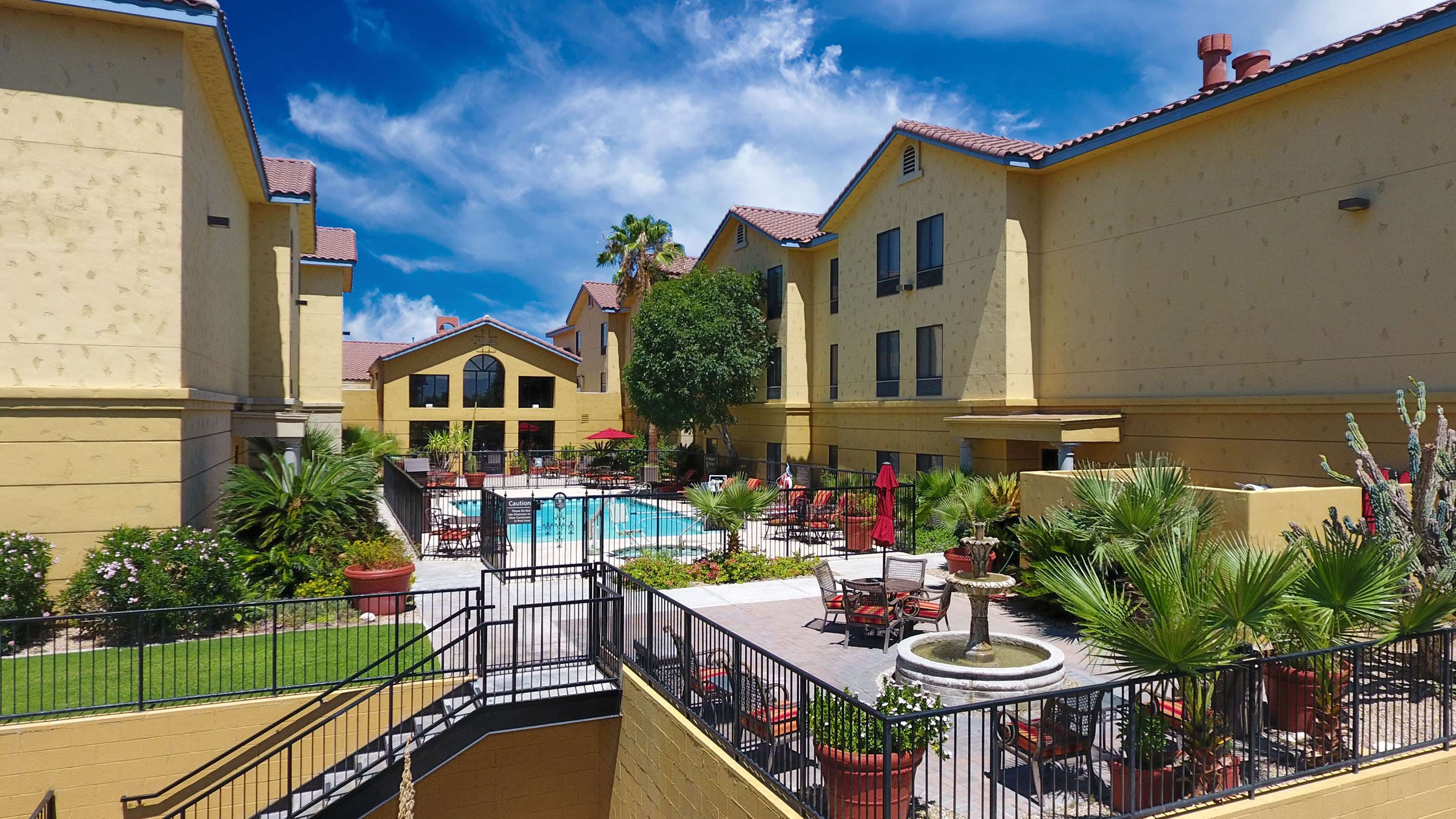 Pool | Hampton Inn & Suites Tucson-Mall