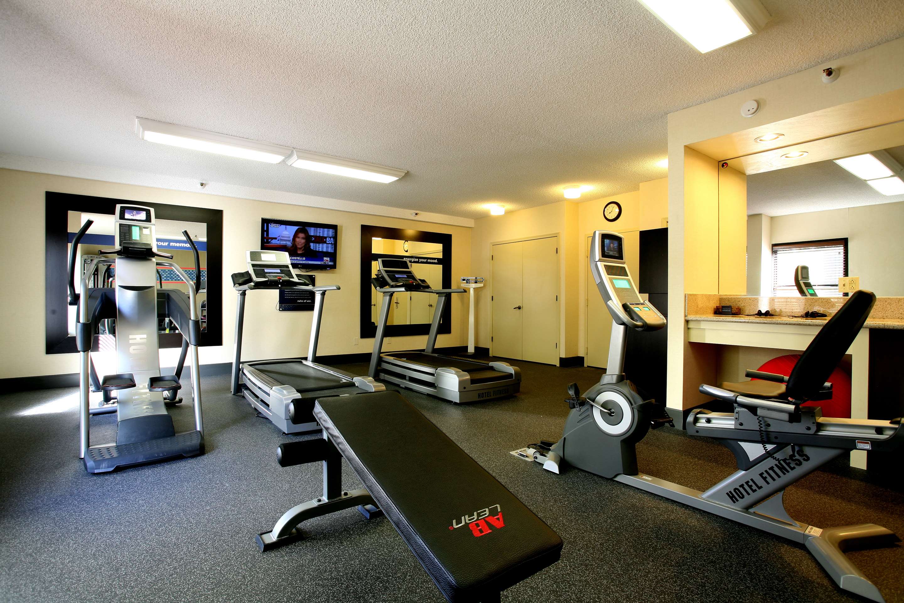 Health club fitness center gym | Hampton Inn Tucson-Airport