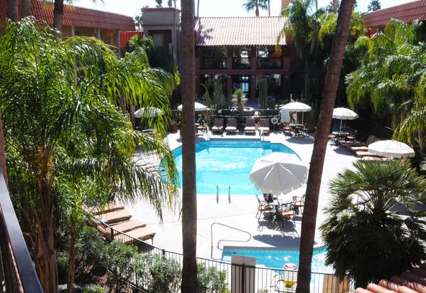 Pool - DoubleTree Suites by Hilton Tucson