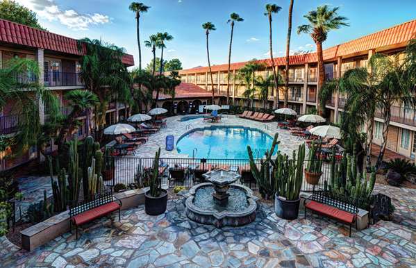 Pool - DoubleTree Suites by Hilton Tucson