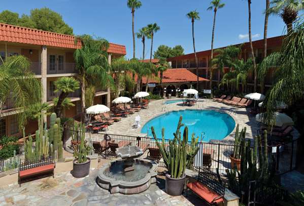 Pool - DoubleTree Suites by Hilton Tucson