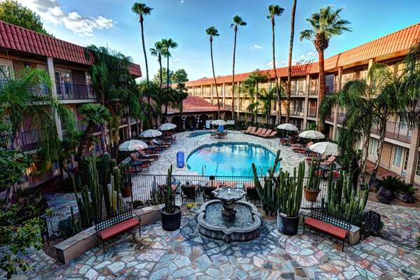 Pool - DoubleTree Suites by Hilton Tucson