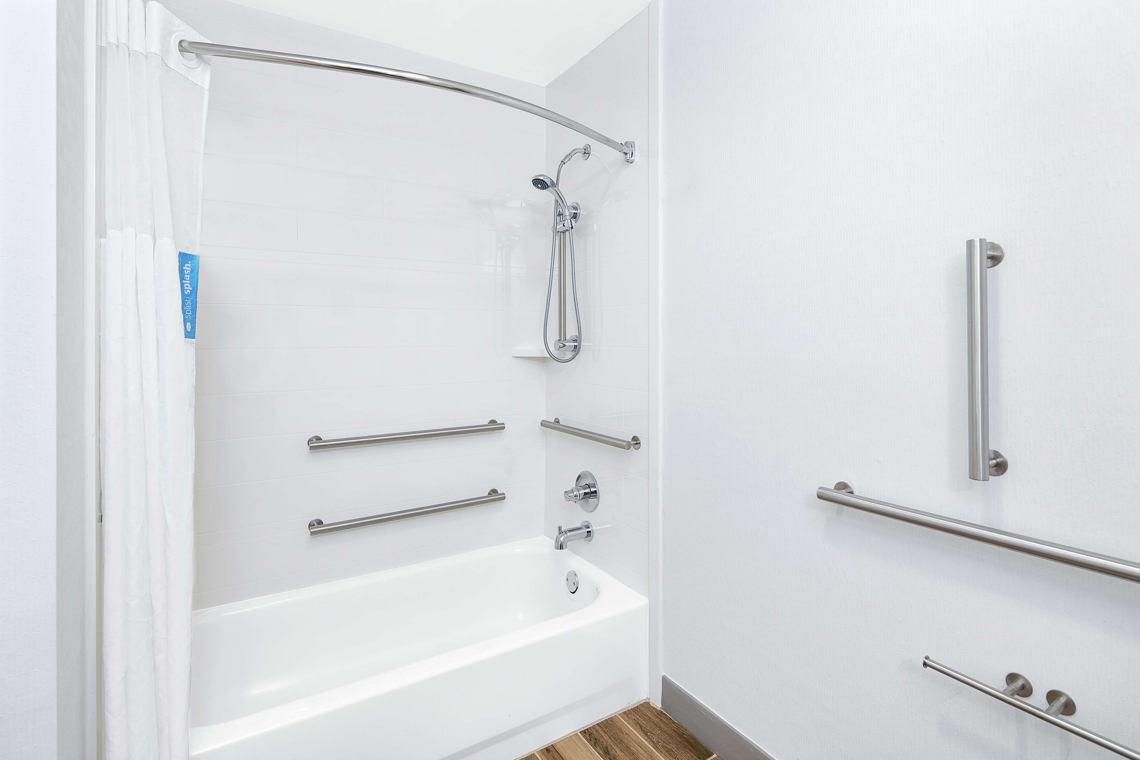 Hampton Inn by Hilton Thomasville Room Type - 1 DBL ACCESSIBLE W TUB NS