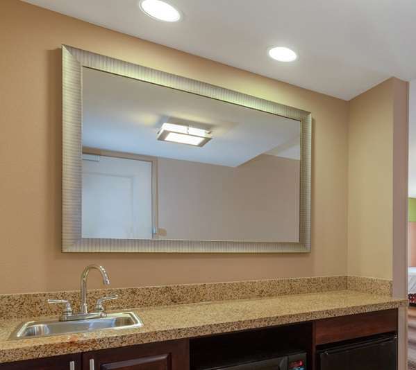  - Hampton Inn & Suites Texarkana - I-30, Exit 1