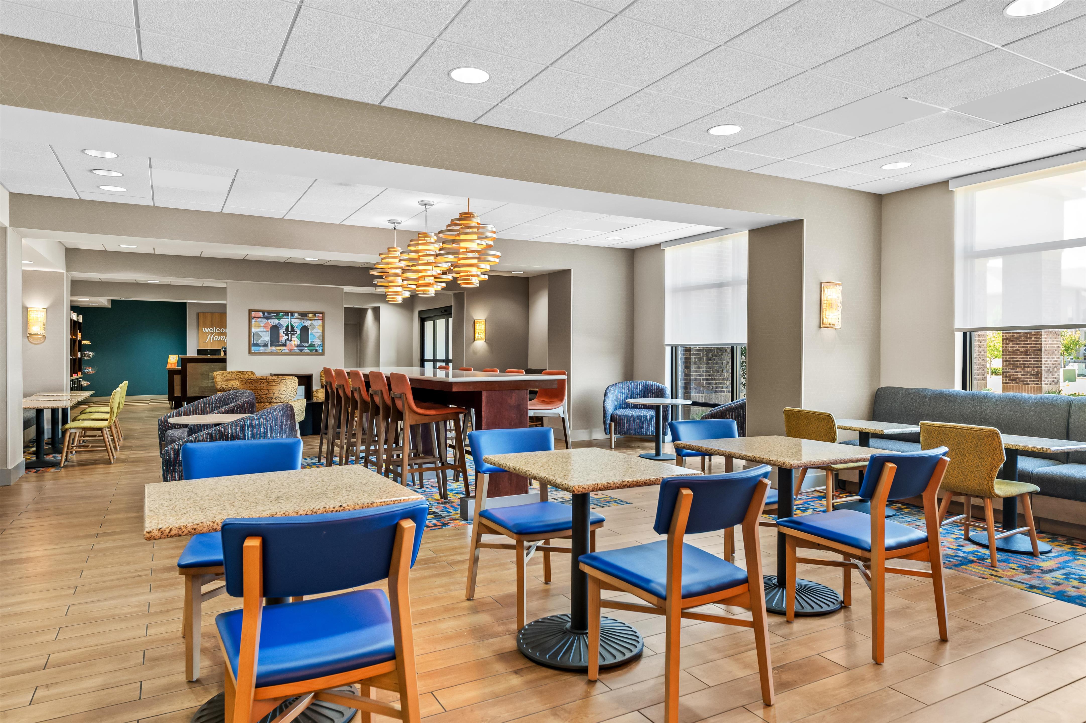 Breakfast Area | Hampton Inn Texarkana Arkansas