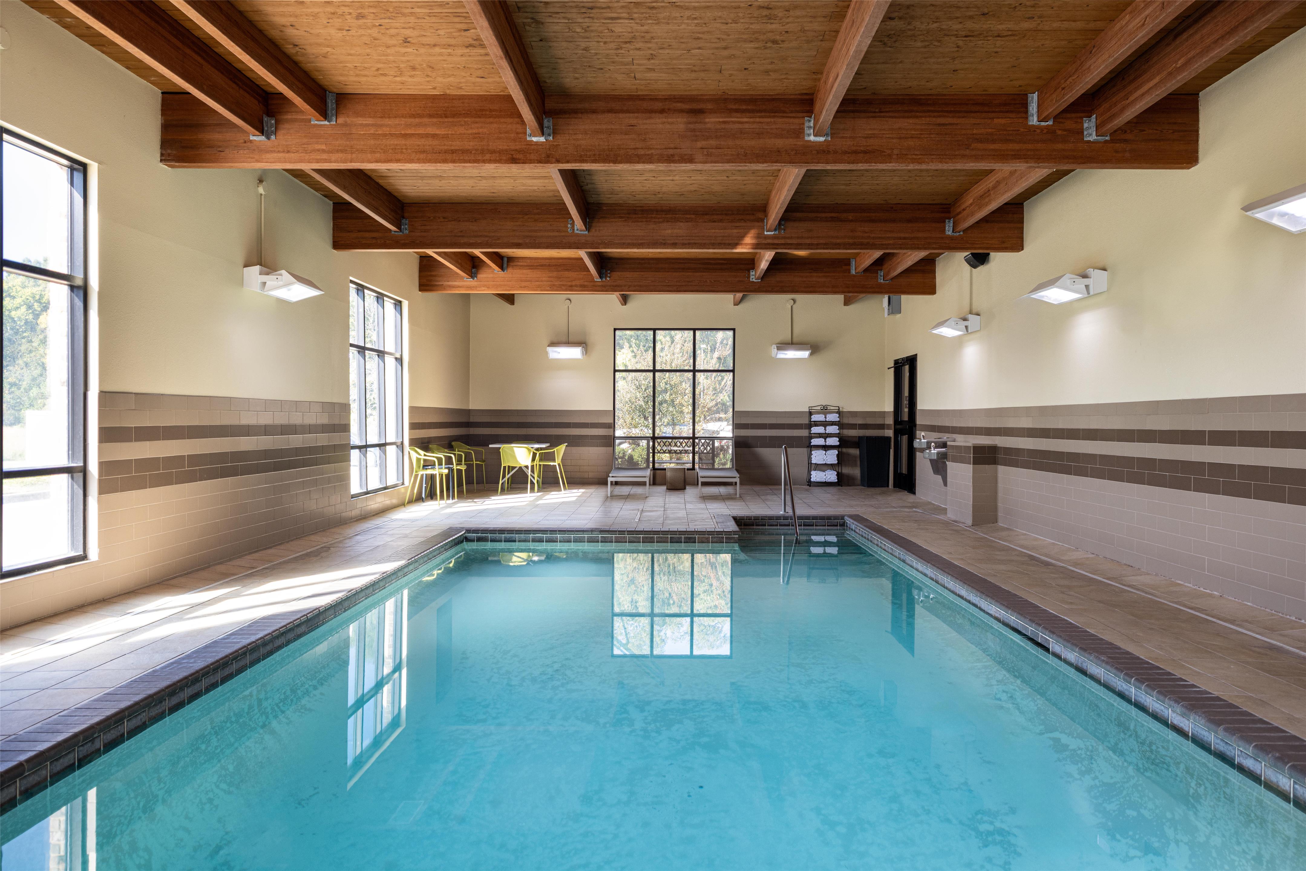 Pool | Hampton Inn & Suites Hope