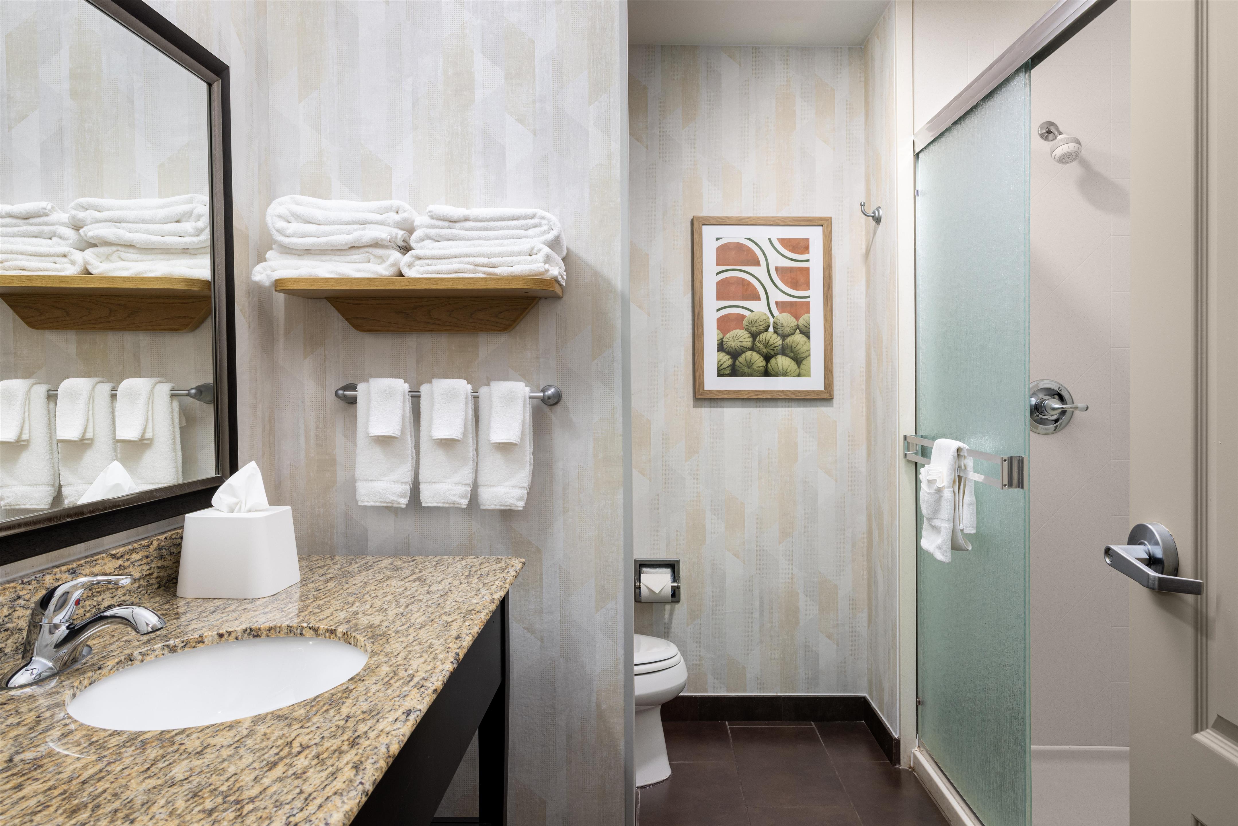 Guest room bath