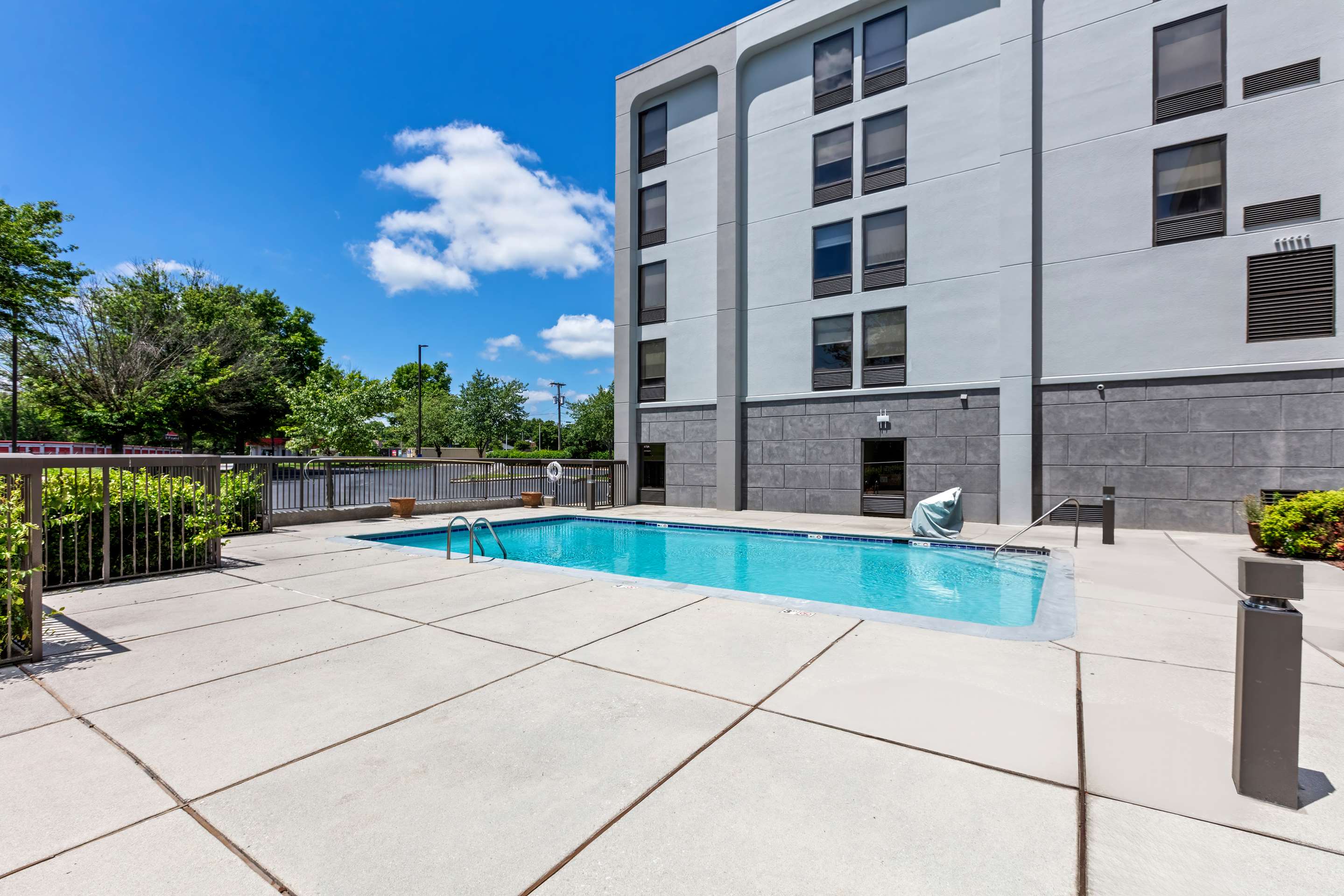 Pool | Hampton Inn Knoxville - Airport