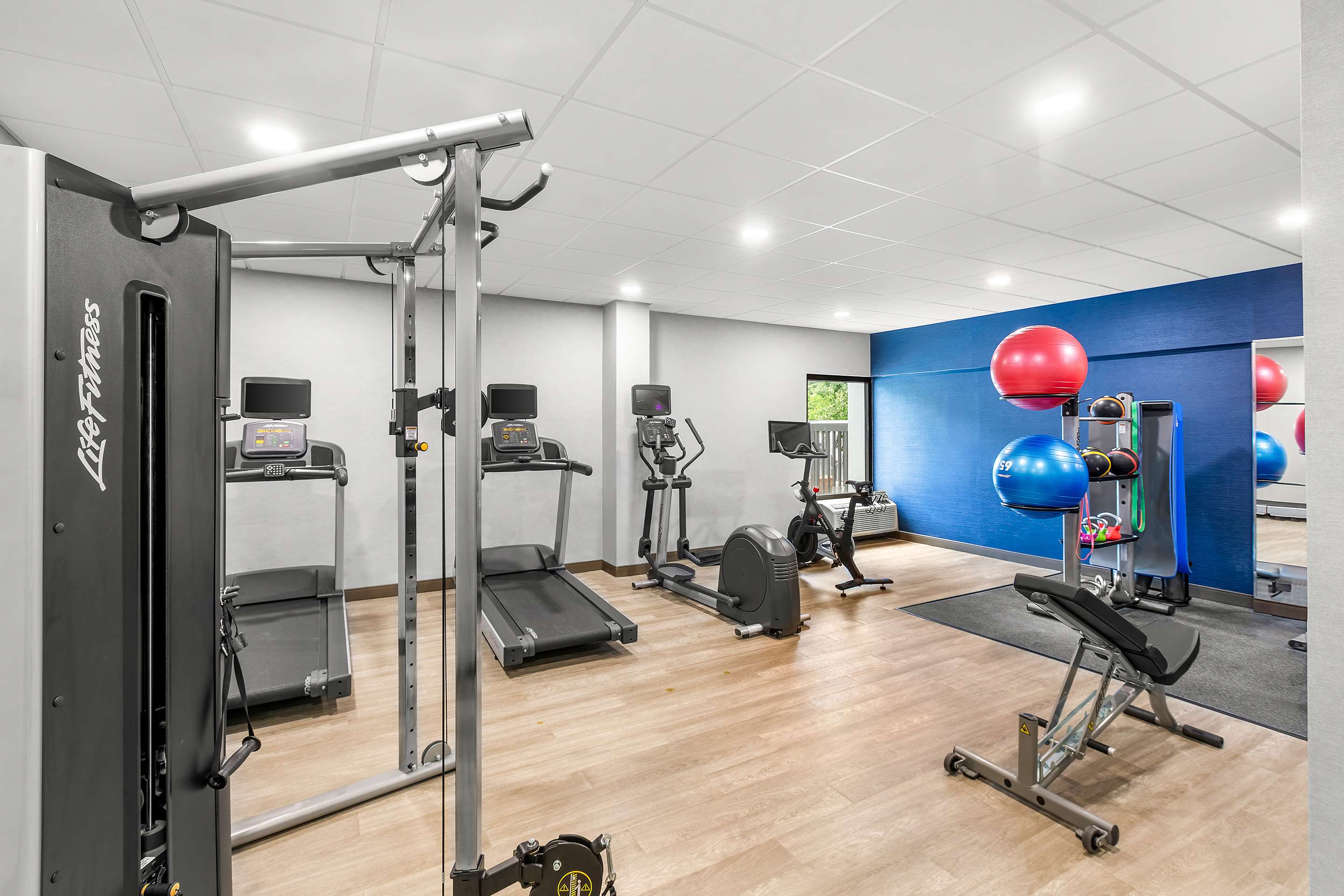 Health club fitness center gym | Hampton Inn Knoxville - Airport