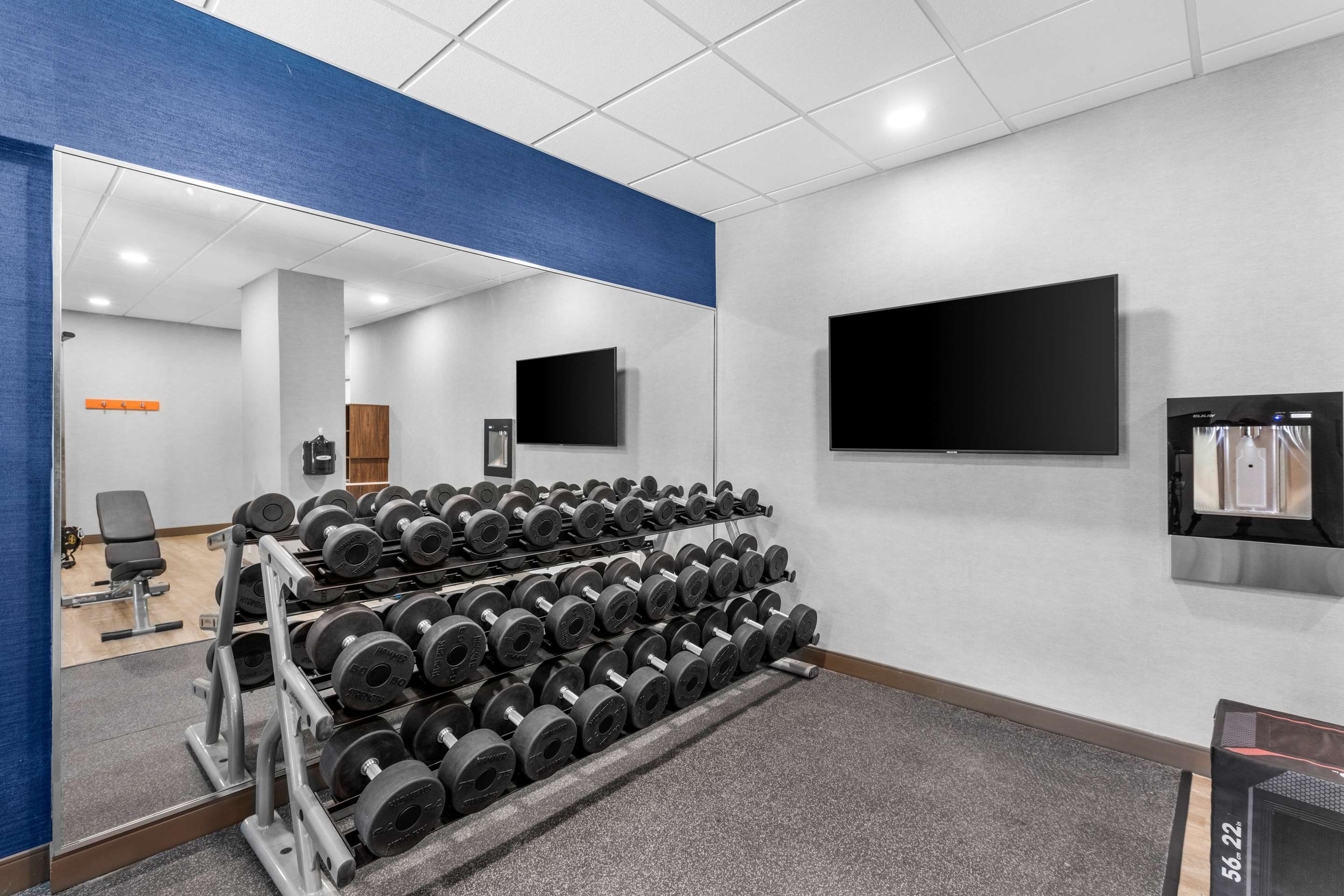 Health club fitness center gym | Hampton Inn Knoxville - Airport