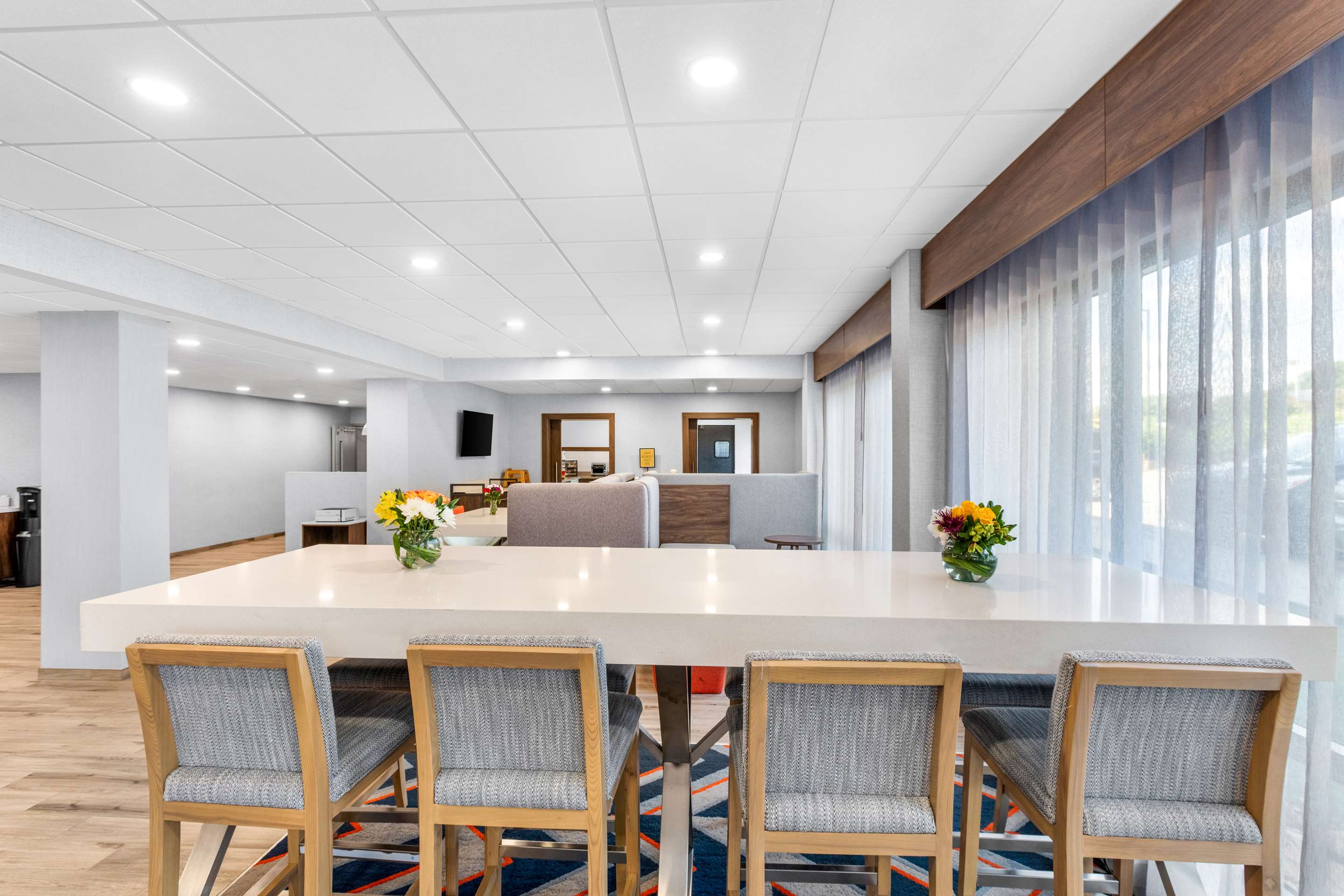 Breakfast Area | Hampton Inn Knoxville - Airport