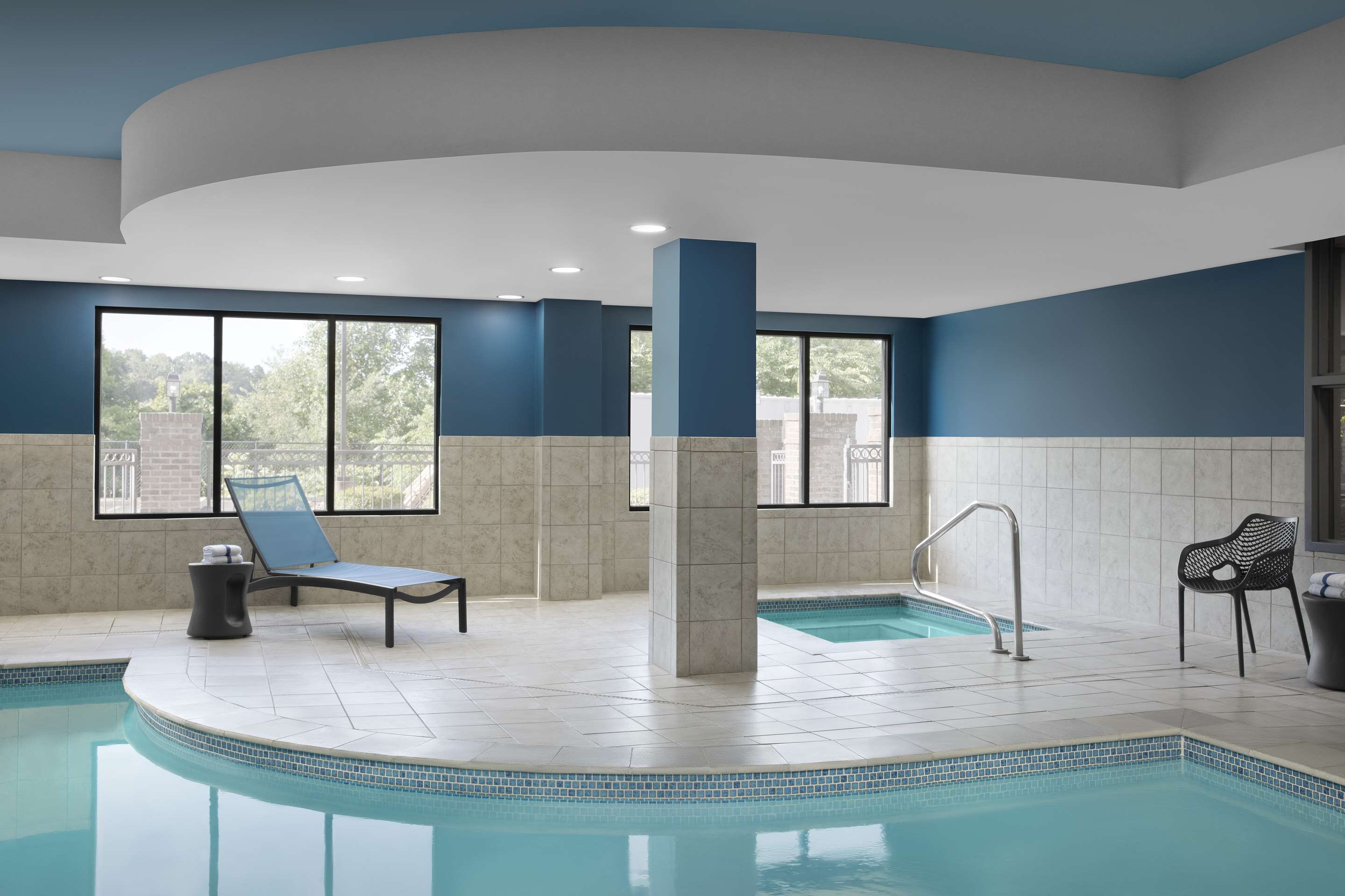Pool | Hampton Inn Dandridge