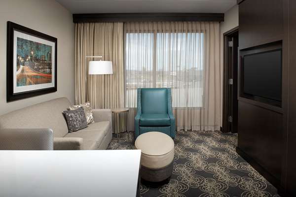  - Embassy Suites West Knoxville - I-40 & I-75, Exit 378