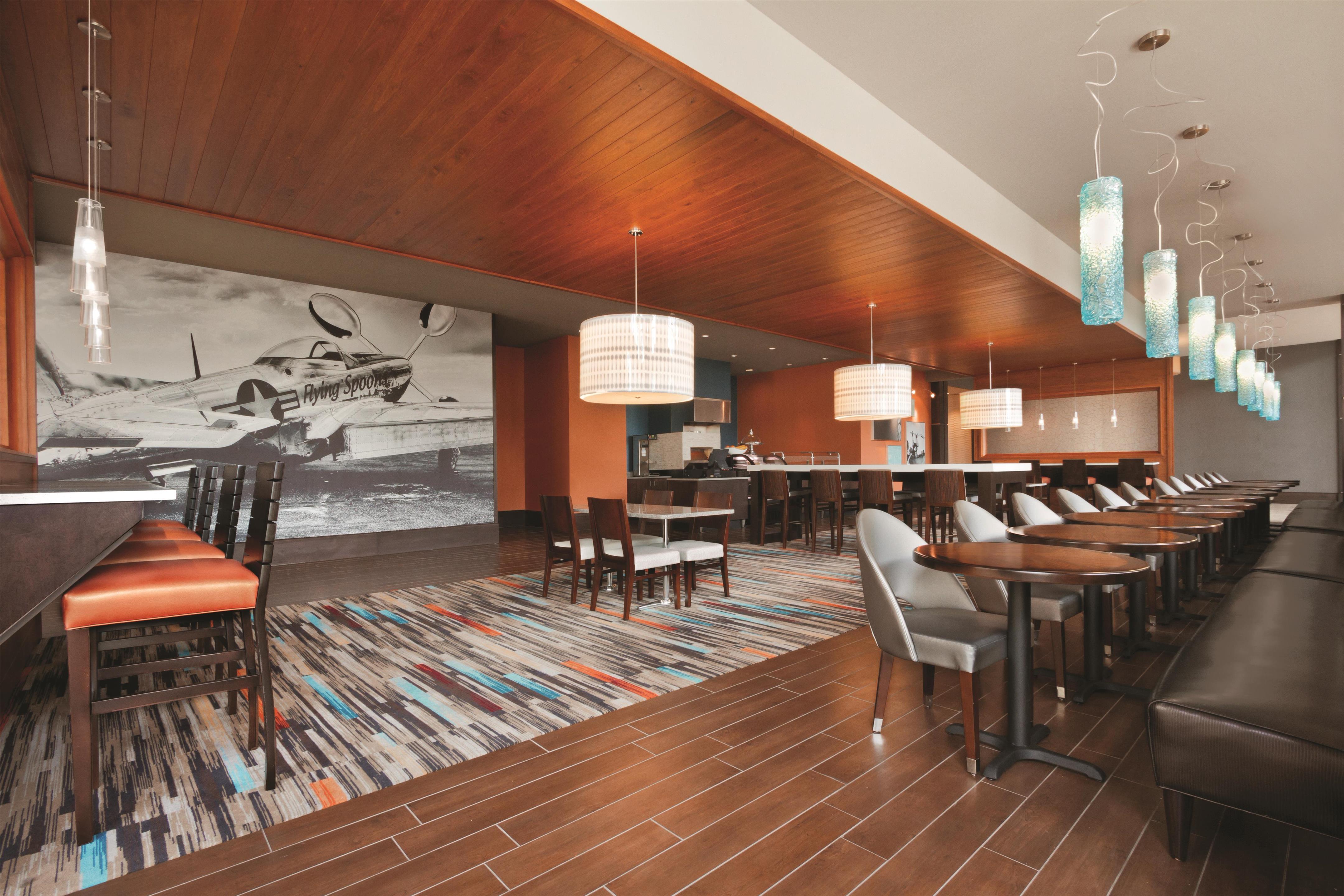 Restaurant | Embassy Suites by Hilton Knoxville West