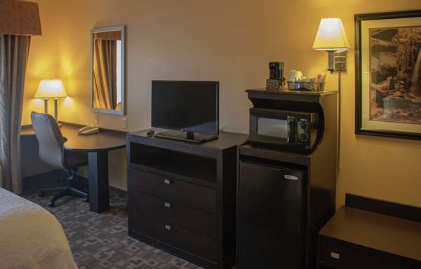  - Hampton Inn & Suites North Knoxville - I-75, Exit 108