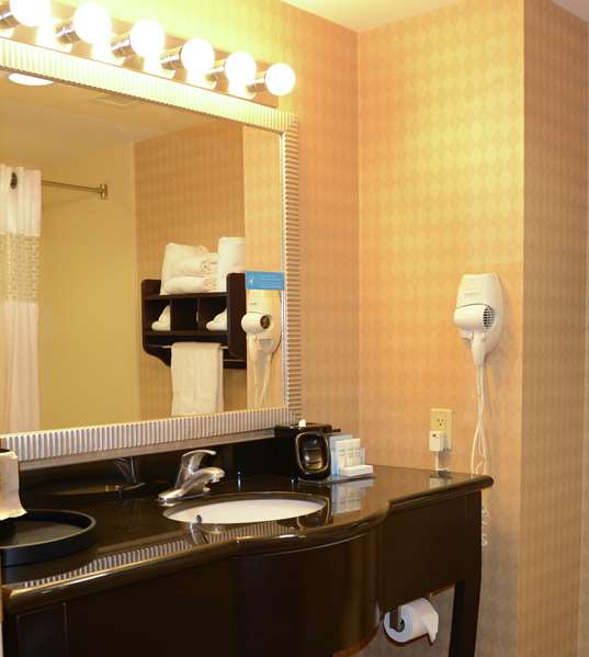  - Hampton Inn & Suites North Knoxville - I-75, Exit 108