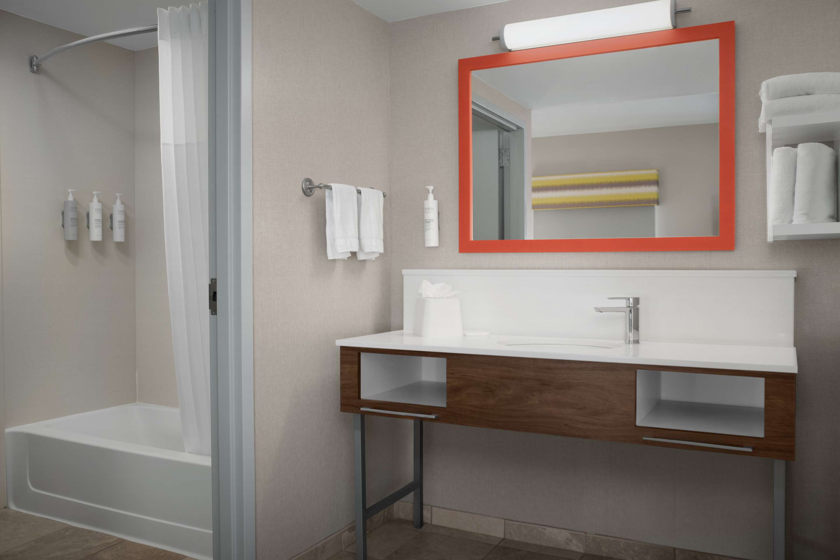 Guest room bath