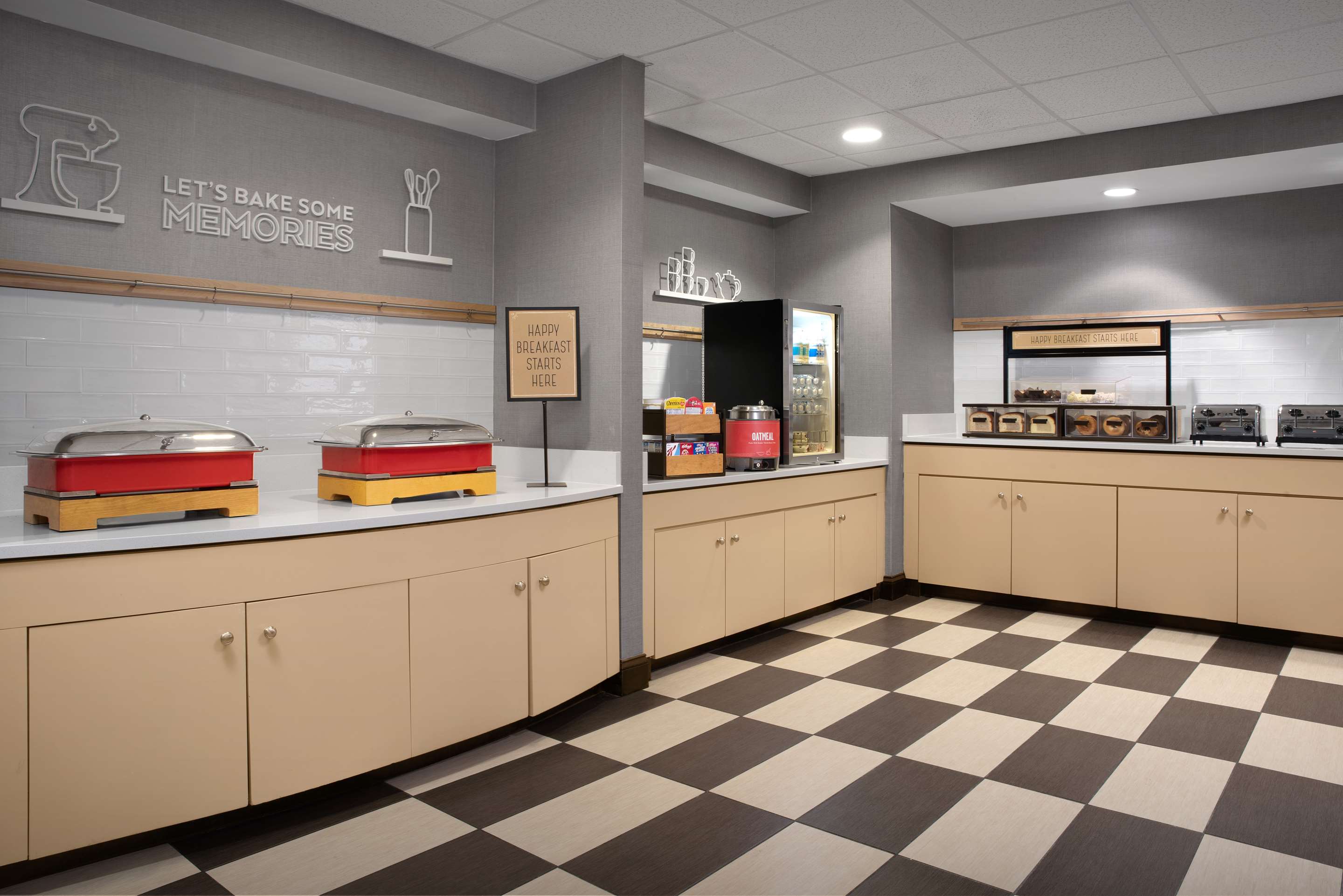 Breakfast Area | Hampton Inn & Suites-Knoxville/North I-75