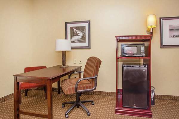 - Hampton Inn & Suites Kodak - I-40, Exit 407