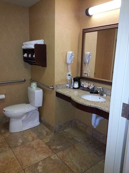  - Hampton Inn & Suites Kodak - I-40, Exit 407
