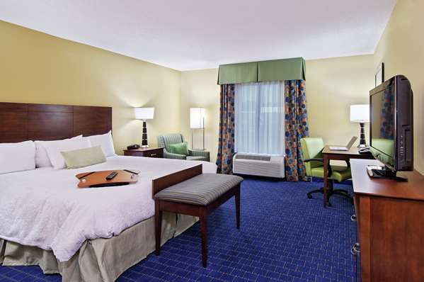  - Hampton Inn & Suites at Turkey Creek Knoxville - I-40 & I-75, Exit 373