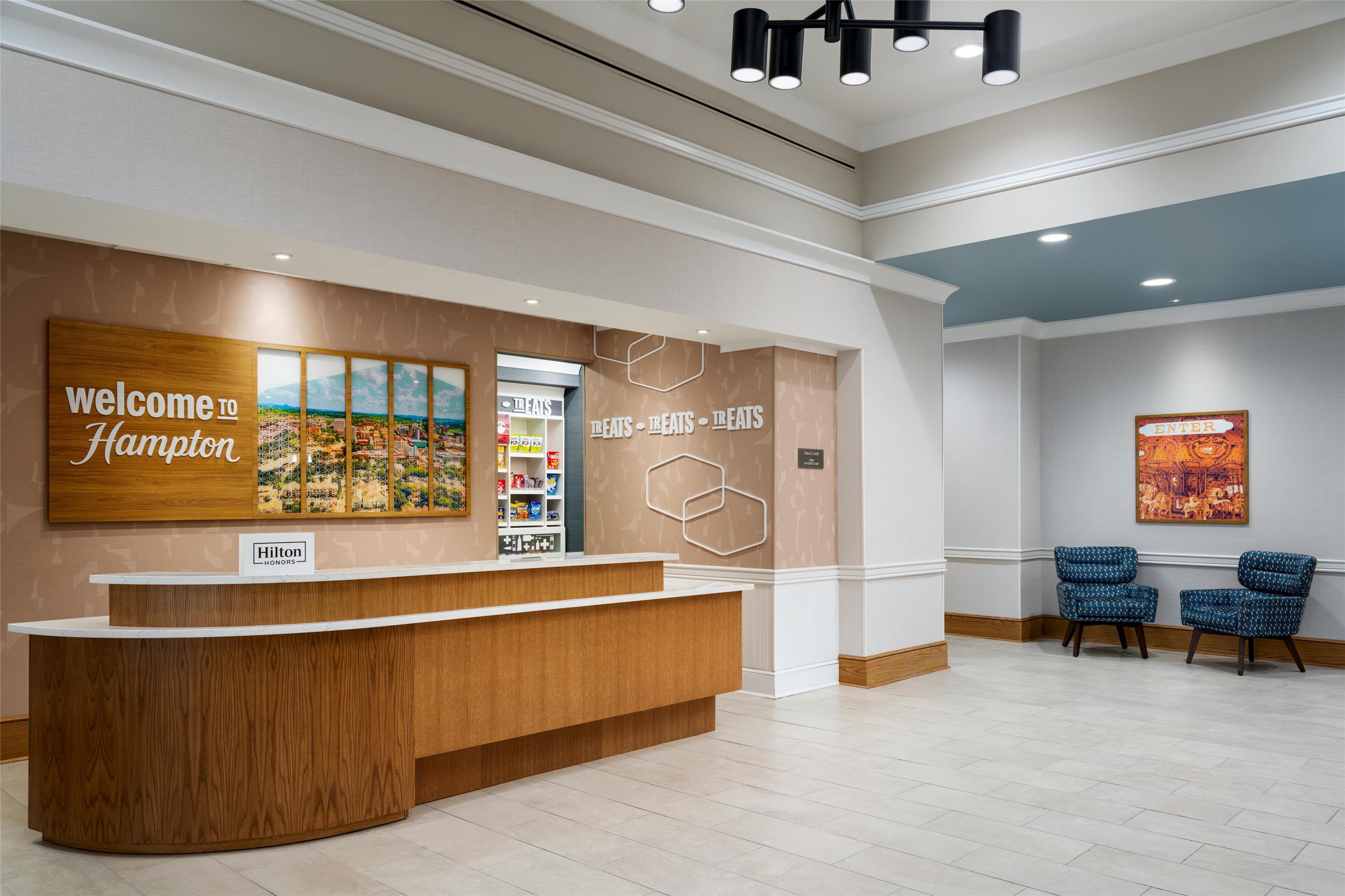 Reception | Hampton Inn & Suites Knoxville-Turkey Creek/Farragut