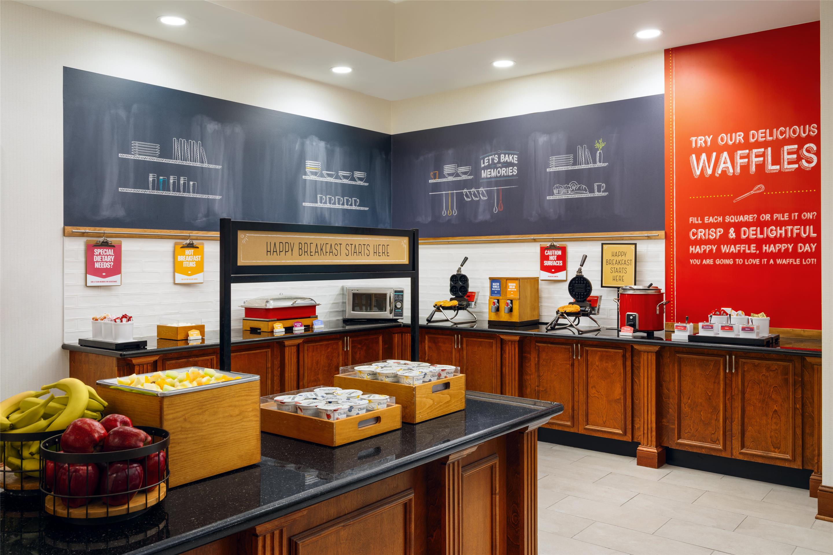 Breakfast Area | Hampton Inn & Suites Knoxville-Turkey Creek/Farragut