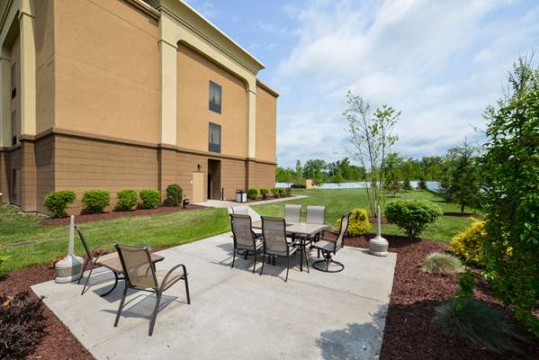 Exterior view - Hampton Inn Utica