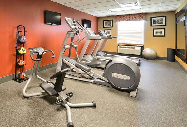 Fitness/ Exercise Room - Hampton Inn Utica