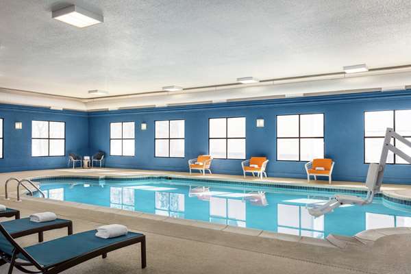 Pool - Hampton Inn & Suites Valparaiso