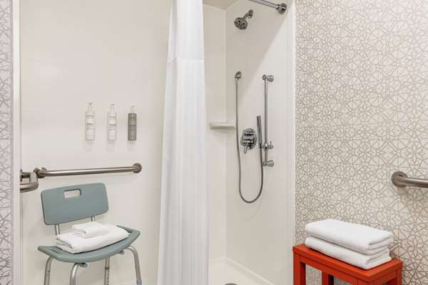  - Hampton Inn & Suites Valparaiso