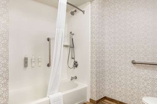  - Hampton Inn & Suites Valparaiso