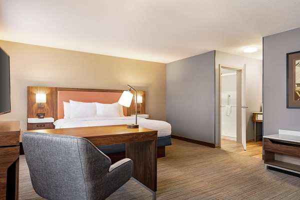  - Hampton Inn & Suites Valparaiso