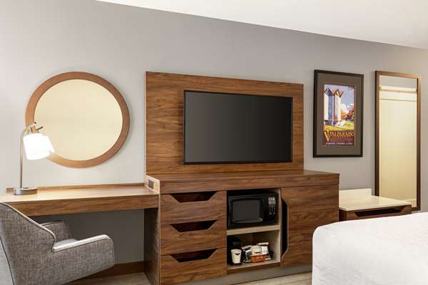  - Hampton Inn & Suites Valparaiso