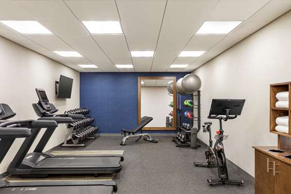 Fitness/ Exercise Room - Hampton Inn & Suites Valparaiso