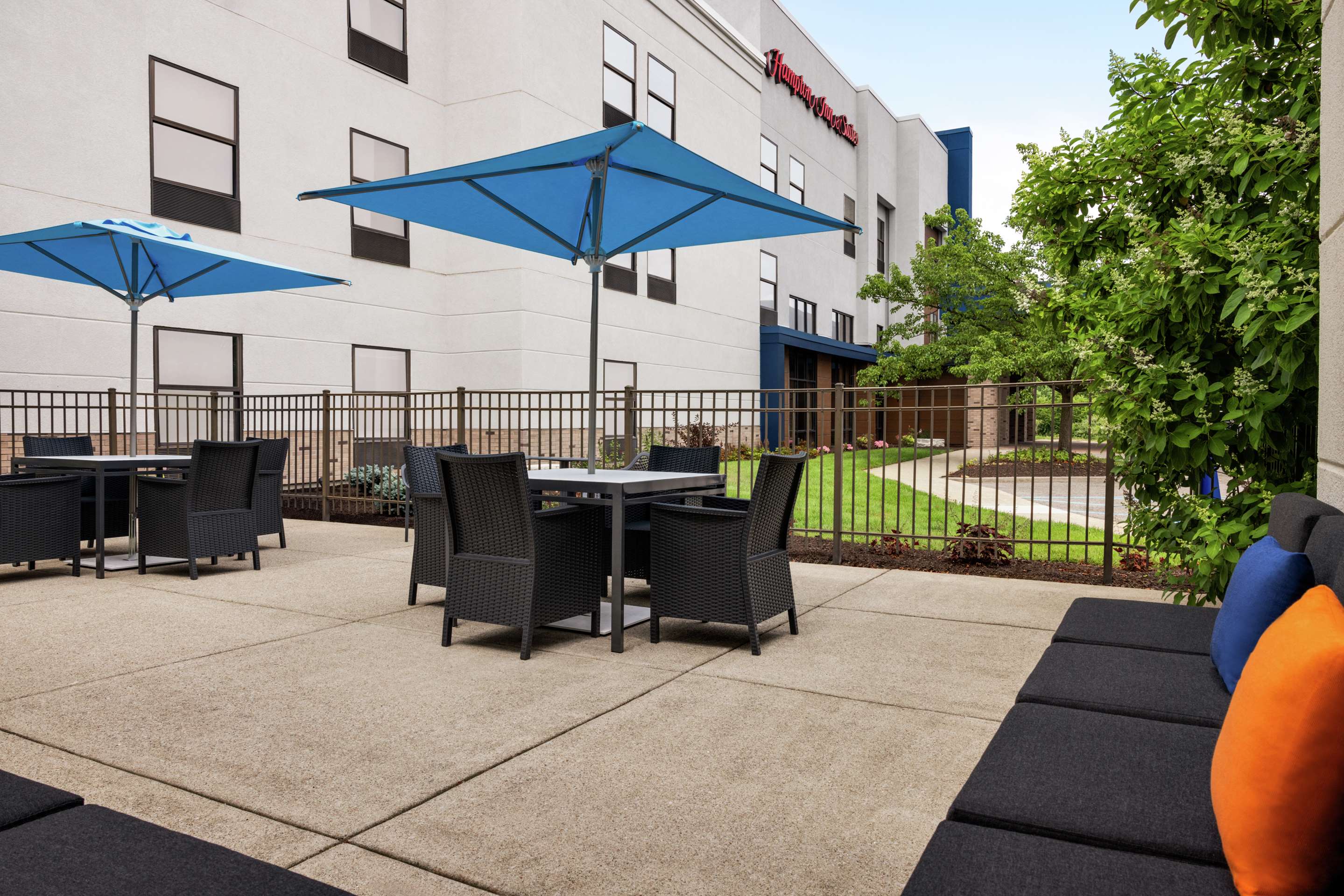 Exterior | Hampton Inn & Suites Valparaiso, IN