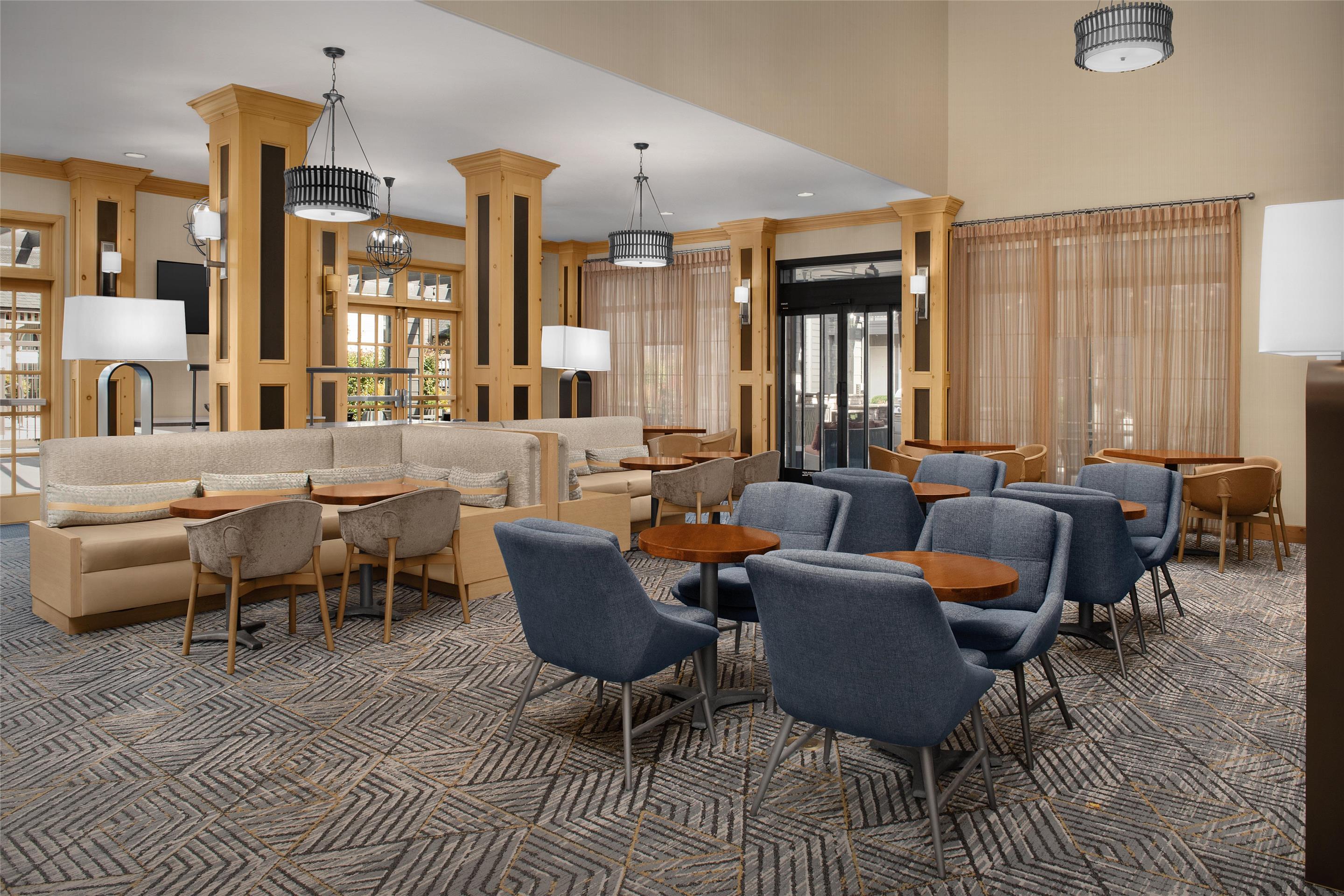 Lobby | Homewood Suites by Hilton Vancouver-Portland
