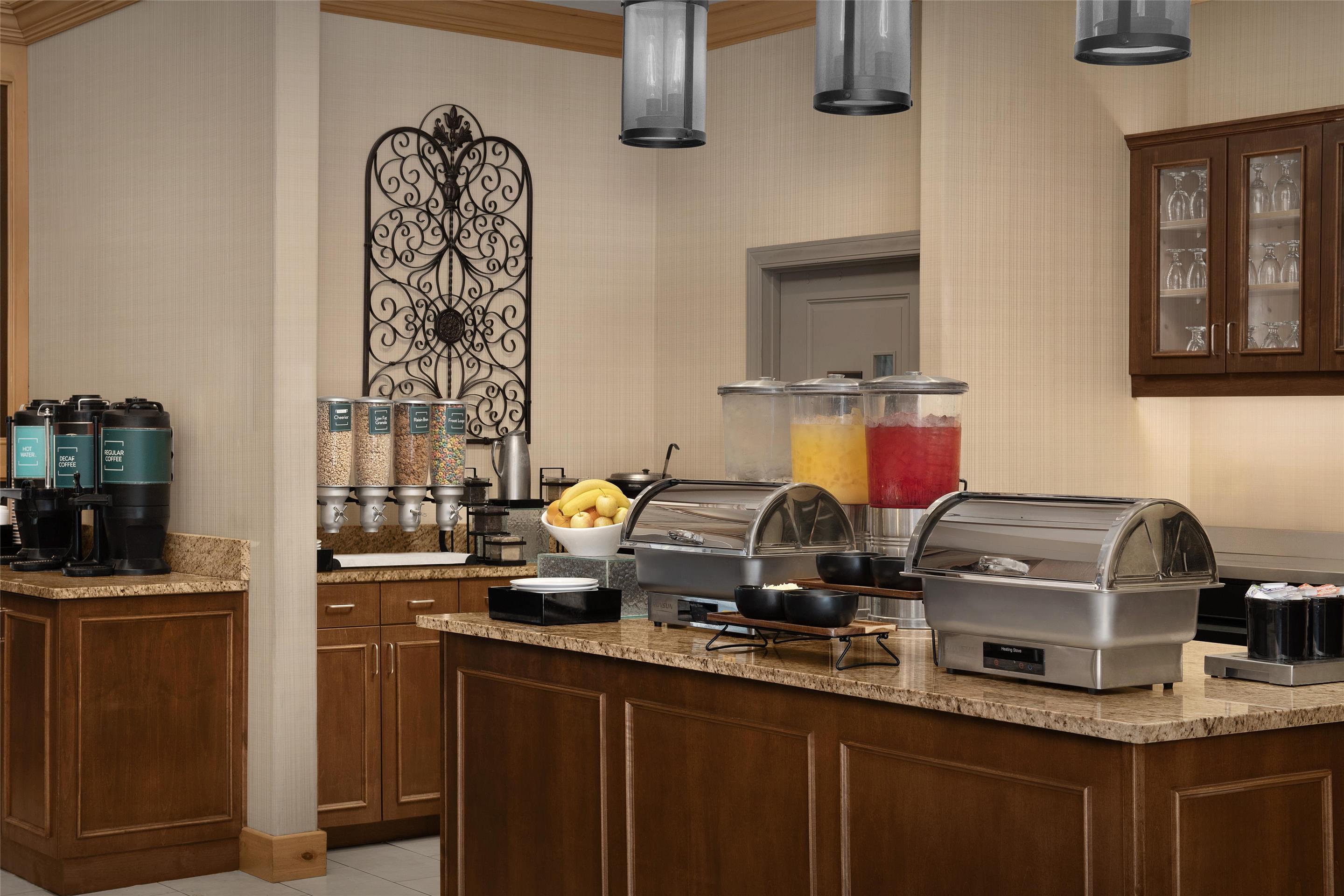 Breakfast Area | Homewood Suites by Hilton Vancouver-Portland