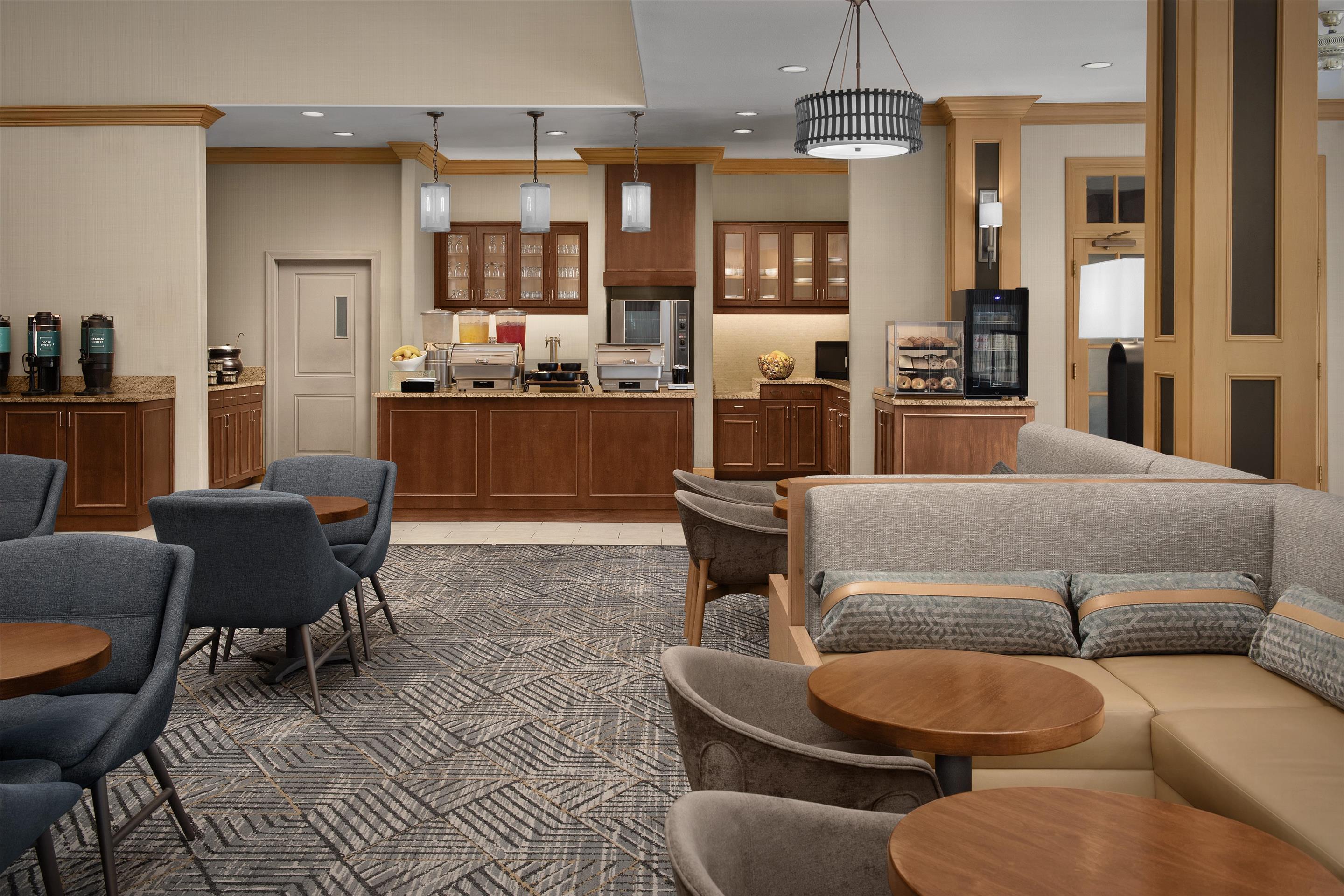 Breakfast Area | Homewood Suites by Hilton Vancouver-Portland