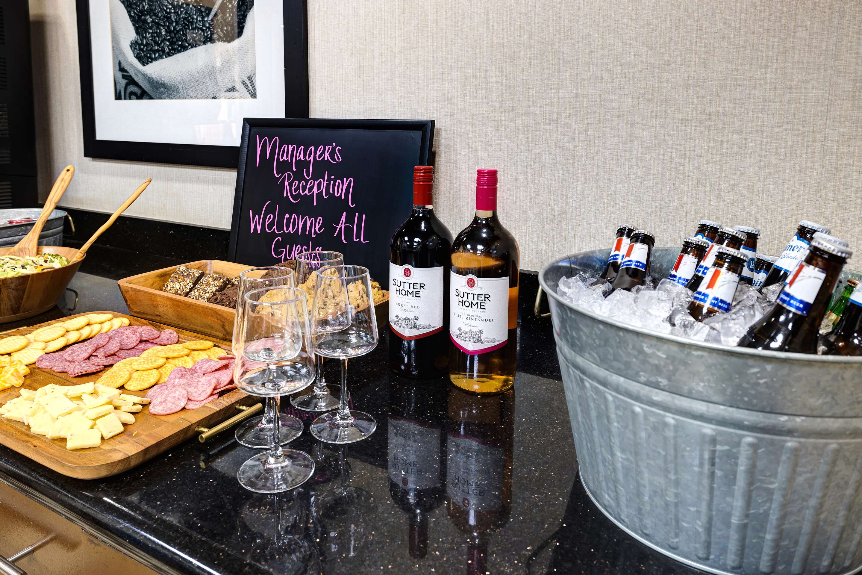 Restaurant | Hampton Inn Victoria