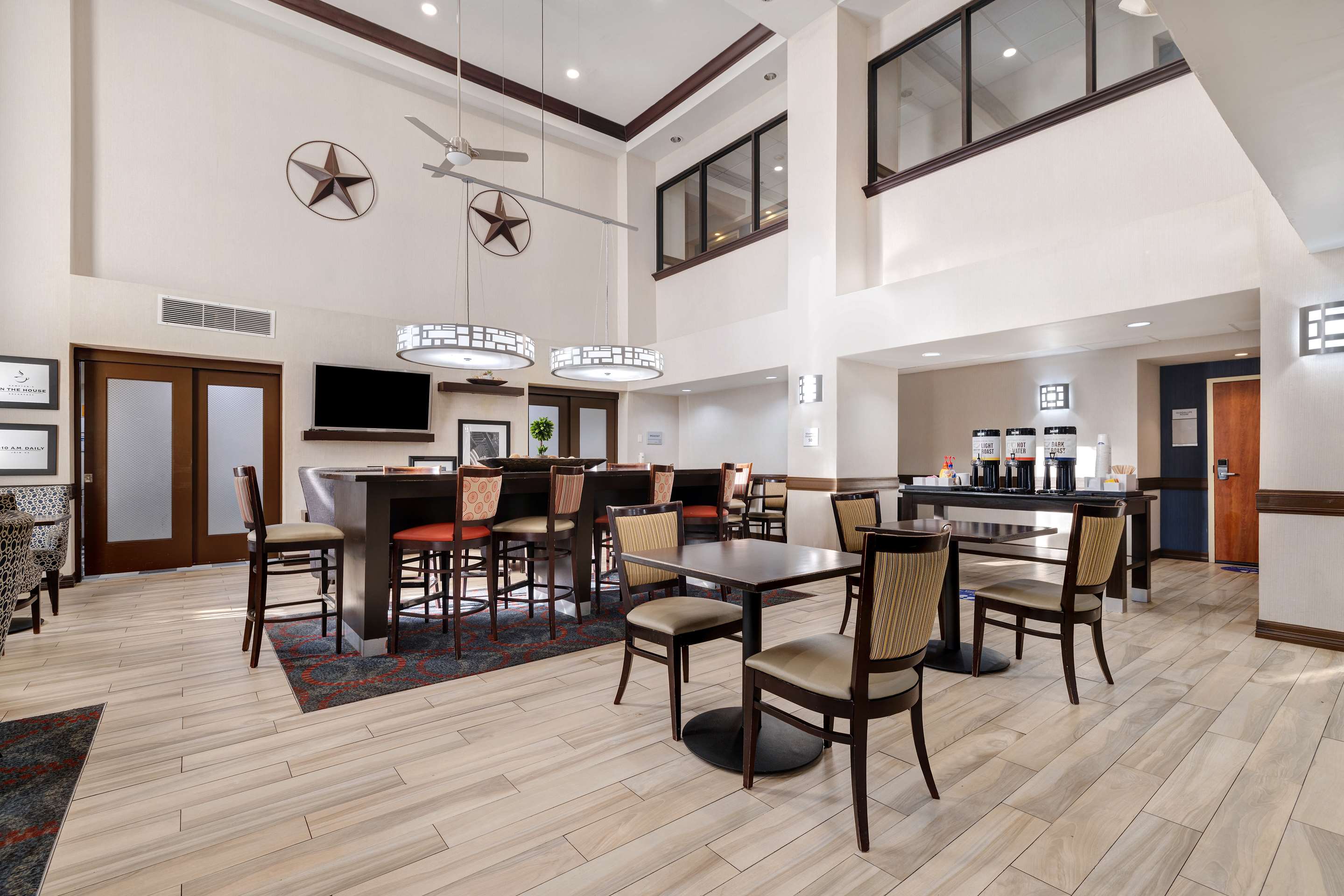 Lobby | Hampton Inn Victoria