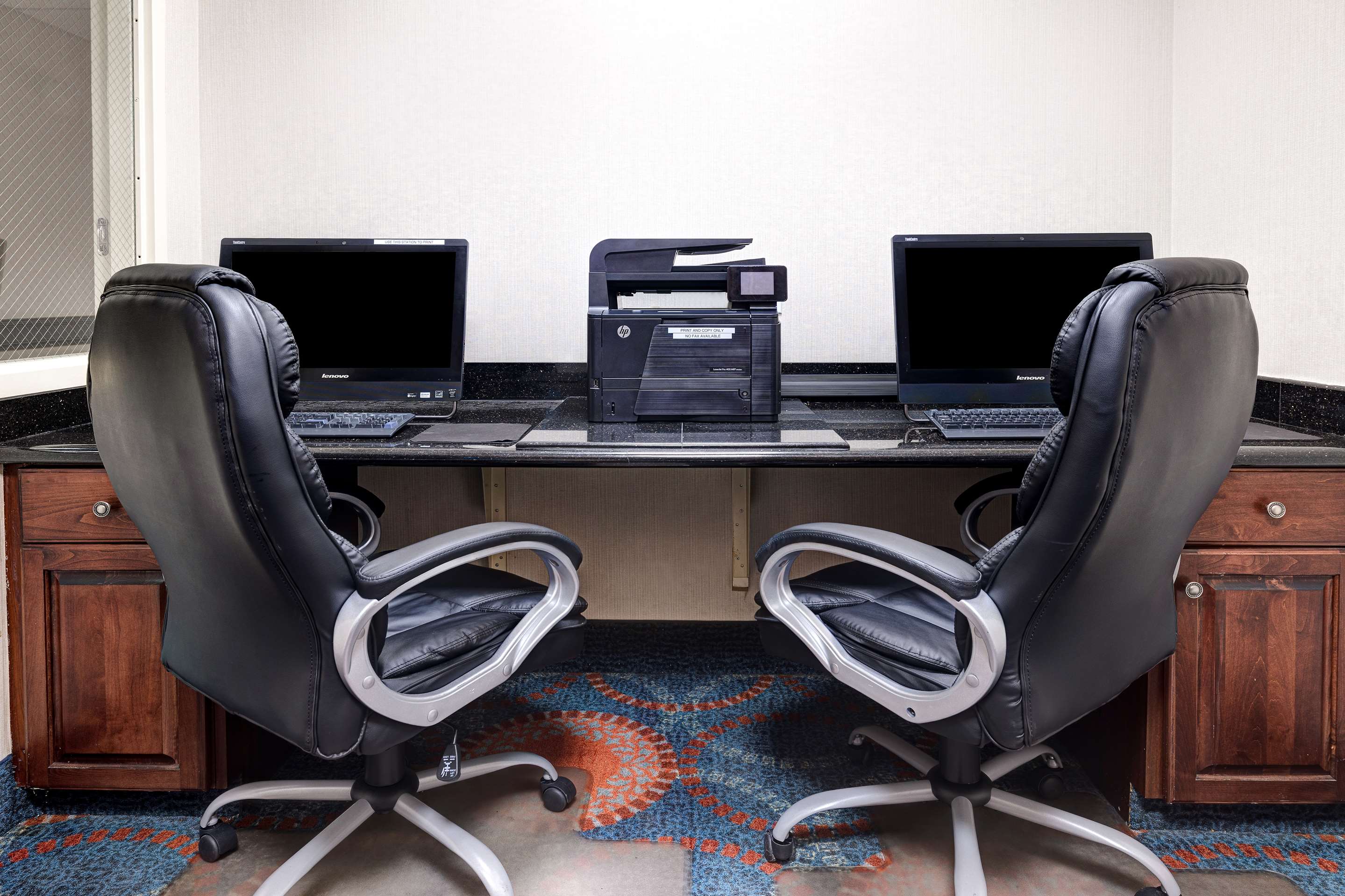 Business Center | Hampton Inn Victoria